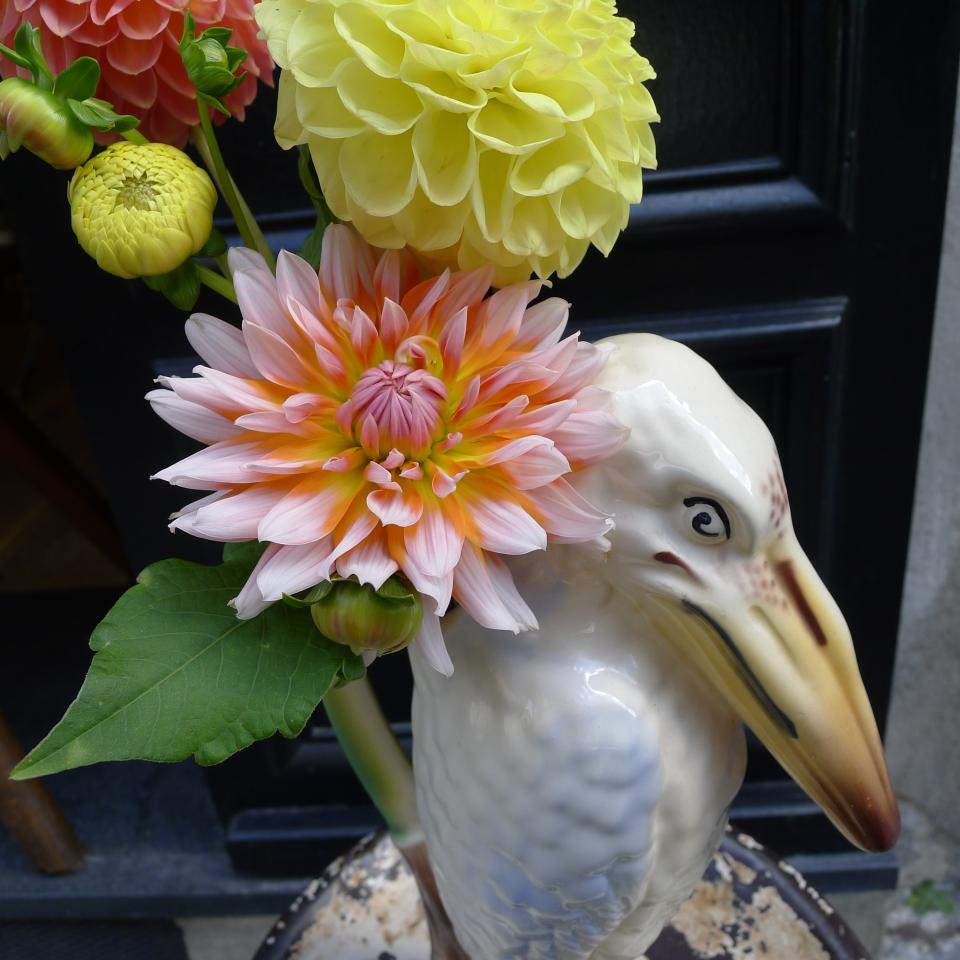 lajoiedesfleurs.fr dahlias et barbotines lajoiedesfleurs.fr dajlia vintage barbotine retro vase