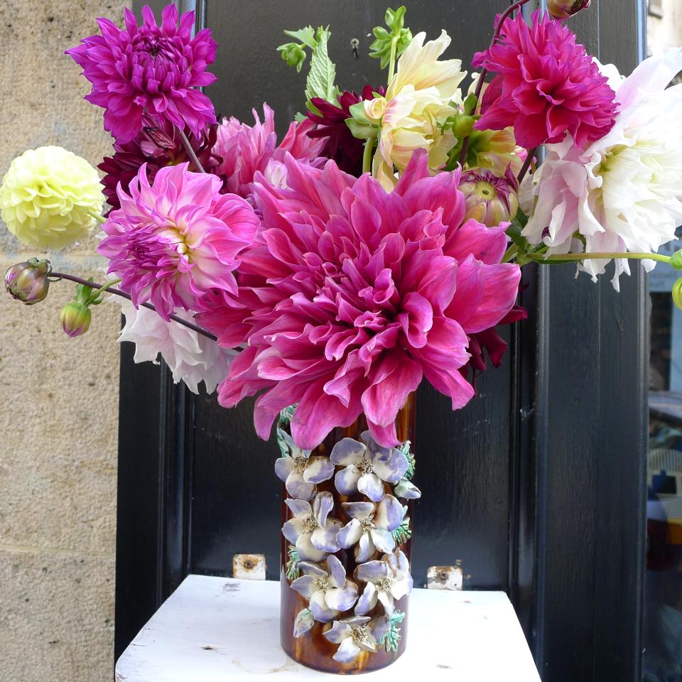 lajoiedesfleurs.fr dhalia et barbotines lajoiedesfleurs.fr dhalia nostalgie vase