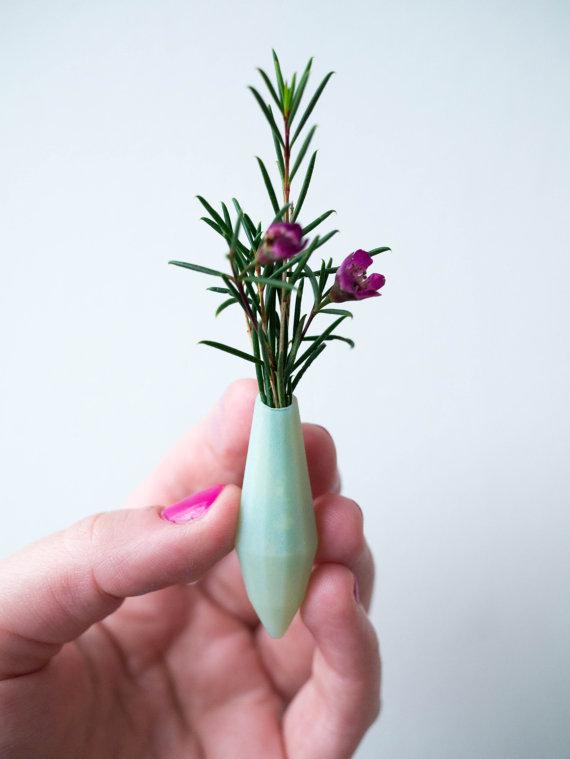 maplantemonbonheur.fr Des Vases à Porter maplantemonbonheur.fr vase accessoire mode broche