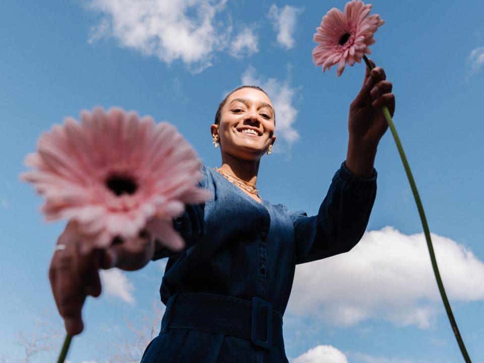 Il nous faut plus de fleurs / We need more flowers