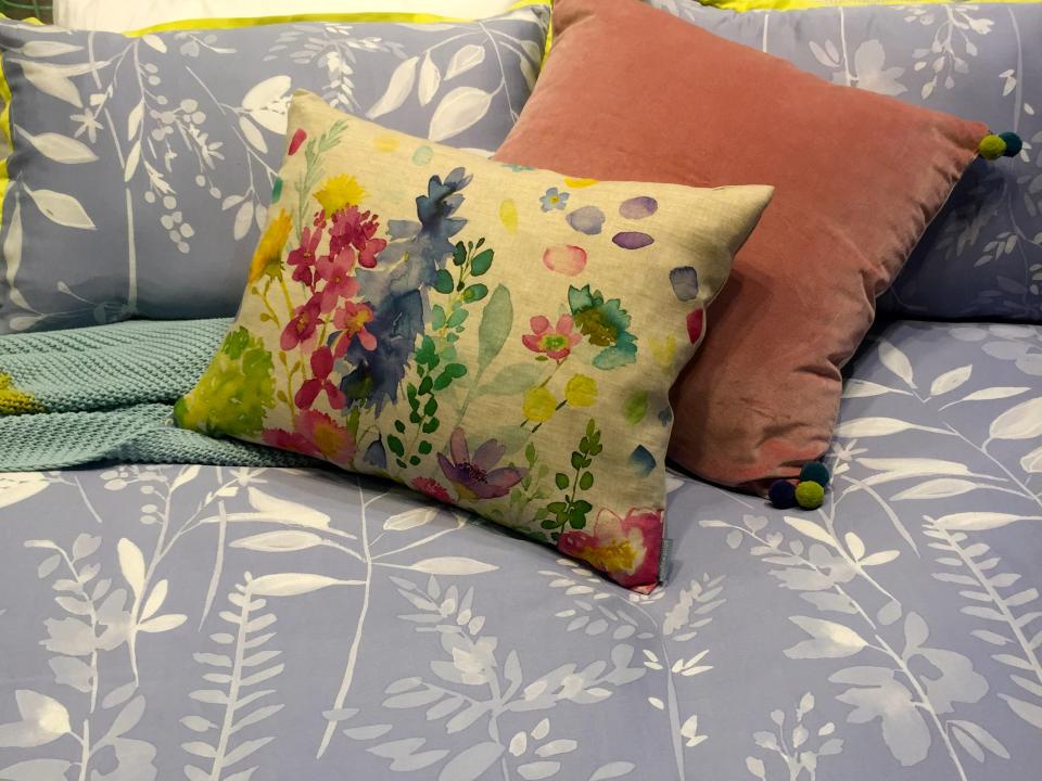 lajoiedesfleurs.fr Au lit avec mes fleurs lajoiedesfleurs.fr, liberty, imprimé, aquarelle, fleurs, fleurie, drap, lit, maison, habitat, décoration
