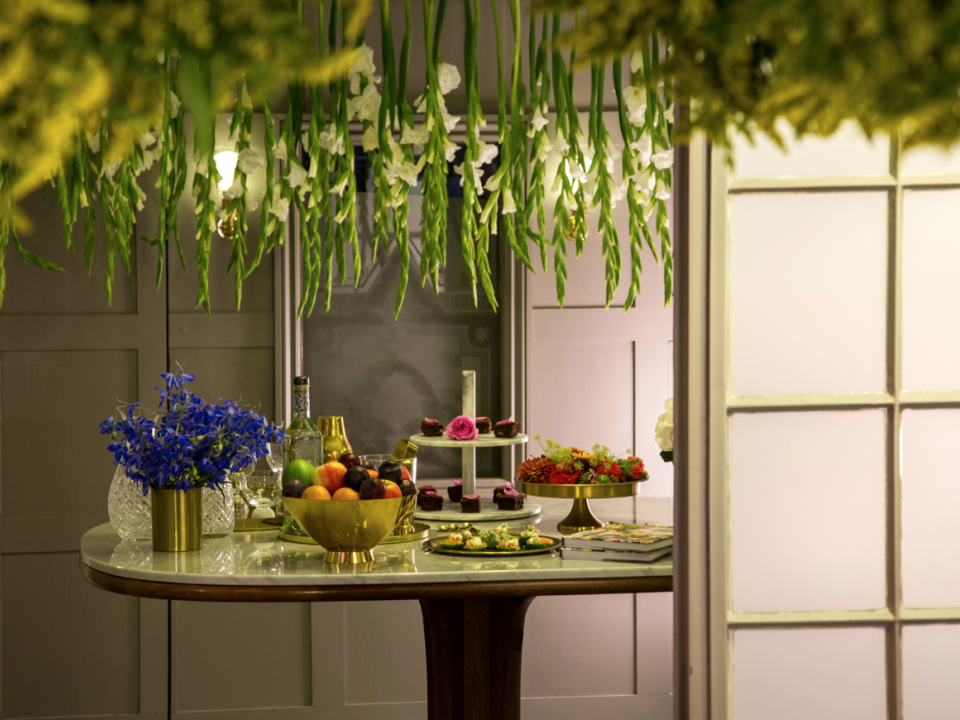 lajoiedesfleurs.fr Entretien avec Lee Broom lajoiedesfleurs.fr design, fleurs, surréaliste, formes, collection, vase, mode, Londres, festival, voyage, magasin