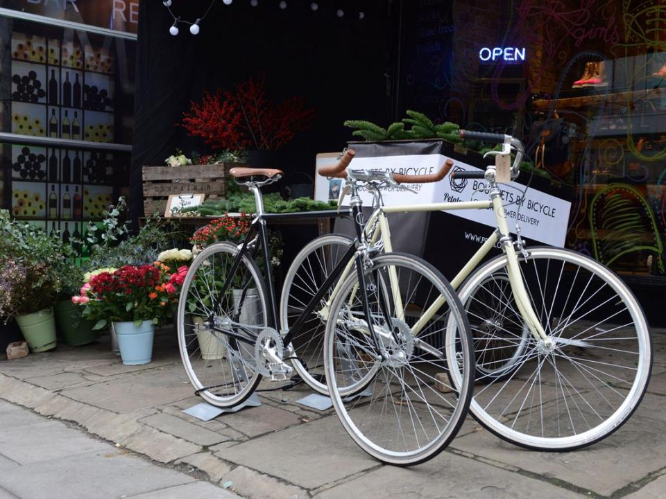 lajoiedesfleurs.fr petalon : les fleurs à velo lajoiedesfleurs.fr velo fleurs livraison insolite