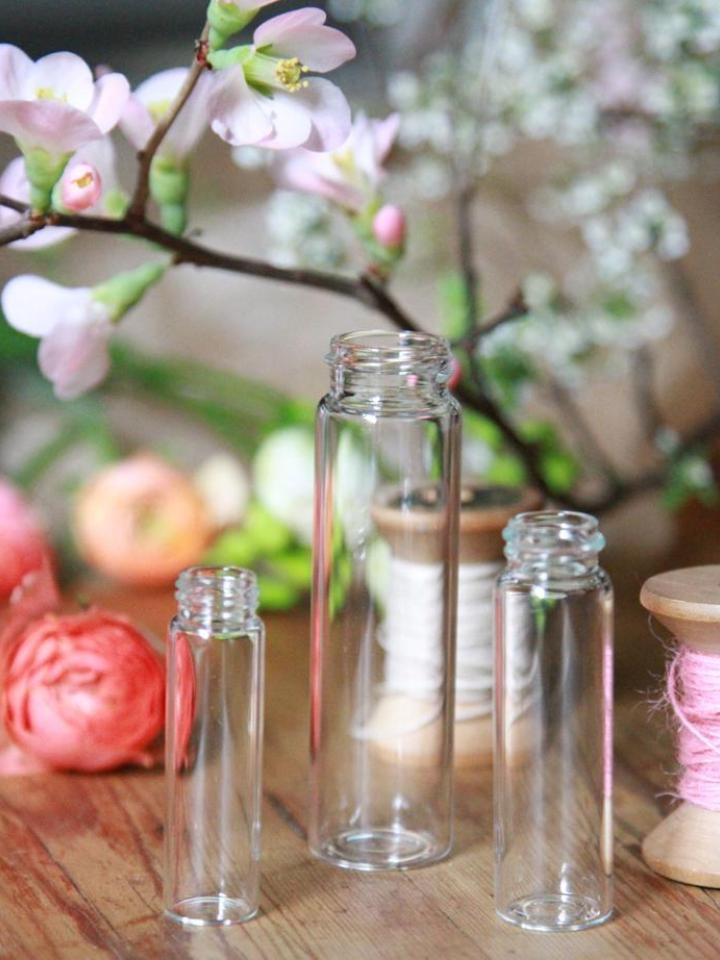lajoiedesfleurs.fr DIY : Petites Vases Muraux lajoiedesfleurs.fr DIY mini fleurs vase