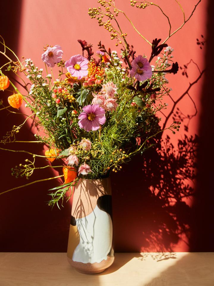 Boeketrecept: mood booster herfstboeket | Mooiwatbloemendoen.nl Recette de bouquet : une composition d’automne réjouissante | Lajoiedesfleurs.fr