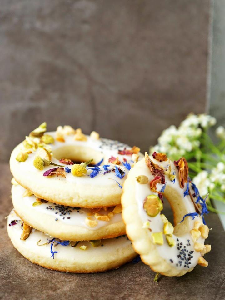 lajoiedesfleurs.fr Vite, des gâteaux aux fleurs ! lajoiedesfleurs.fr gâteaux, patisserie, sucreries, fleurs, sucre, fêtes, décor, décoration, biscuit, tuiles, palmier,