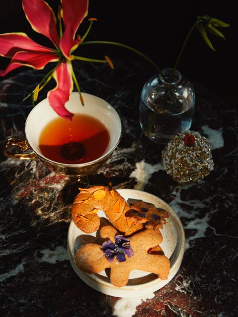 Recettes : des biscuits de Noël agrémentés de fleurs _Lajoiedesfleurs.fr
