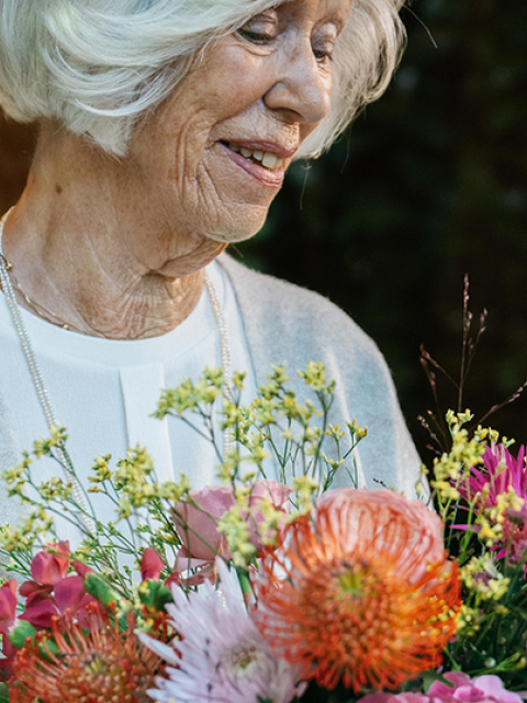 Les fleurs boostent le moral des personnes âgées _Lajoiedesfleurs.fr